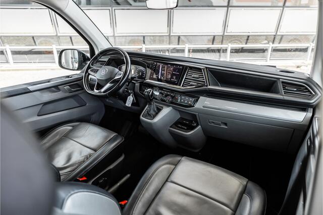Volkswagen TRANSPORTER 2.0 TDI L2H1 DC Caravelle | LeightonVans Bodykit | ACC | Bi-Xenon | Elek deuren | Lederen bekleding | Camera | CarPlay | Navigatie | Trekhaak | Nieuwe APK