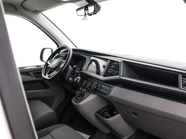 Volkswagen TRANSPORTER 2.0 TDI 150pk DSG L1H1 28 Bulli · Apple/Android Car Play · Afneembare Trekhaak · Cruise Control · Airco · Navigatie · Parkeersensoren ·