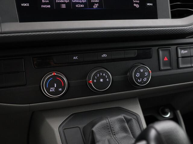 Volkswagen TRANSPORTER 2.0 TDI 150pk DSG L1H1 28 Bulli · Apple/Android Car Play · Afneembare Trekhaak · Cruise Control · Airco · Navigatie · Parkeersensoren ·