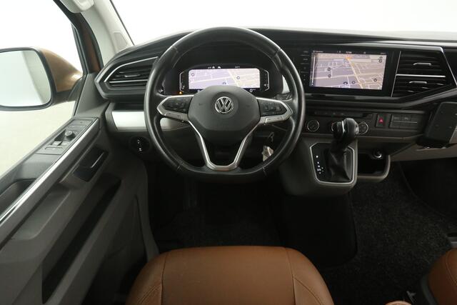 Volkswagen TRANSPORTER 2.0 TDI L2H1 Bulli 200PK | Dubbele Cabine | Automaat | Airco | Camera | Virtual | Cruise | Leder | Trekhaak | Carplay | 2xSchuifdeur