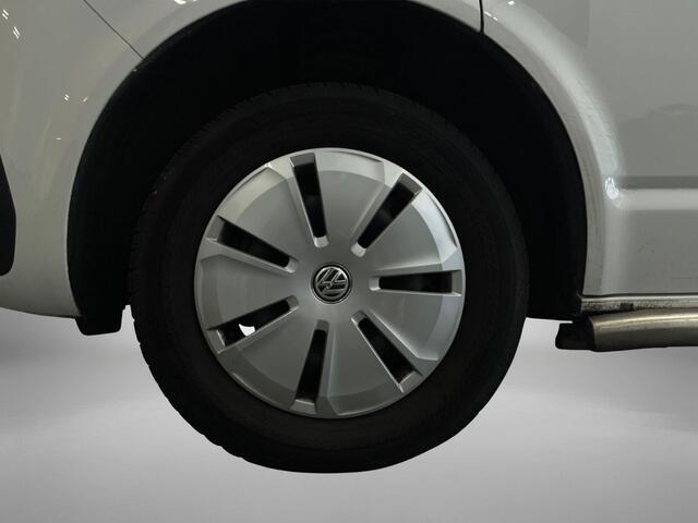 Volkswagen TRANSPORTER 2.0 TDI L1H1 28 · Camera · Trekhaak · Apple/Android Car Play · Navigatie · Cruise Control · Vloerplaat · 16'' Inch · Garantie t/m 01-04-2028 of 100.000km