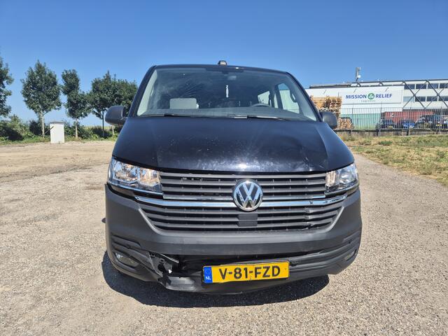 Volkswagen TRANSPORTER 2.0 TDI 150pk L2H1 30 DC lichte schade rijdbaar 80.000km 2024