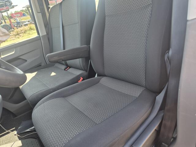 Volkswagen TRANSPORTER 2.0 TDI 150pk L2H1 30 DC lichte schade rijdbaar 80.000km 2024