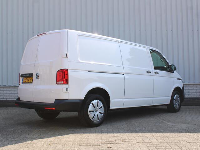 Volkswagen TRANSPORTER 2.0 TDI L2H1 28 Comfortline | 3-zits | Airco | Cruise | PDC | Apple Carplay | Android Auto | Volledig betimmerd |