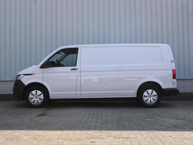 Volkswagen TRANSPORTER 2.0 TDI L2H1 28 Comfortline | 3-zits | Airco | Cruise | PDC | Apple Carplay | Android Auto | Volledig betimmerd |