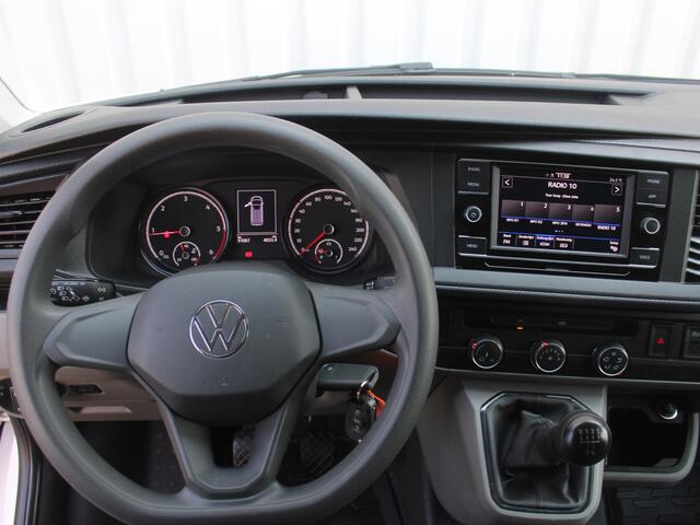 Volkswagen TRANSPORTER 2.0 TDI L2H1 28 Comfortline | 3-zits | Airco | Cruise | PDC | Apple Carplay | Android Auto | Volledig betimmerd |