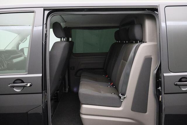 Volkswagen TRANSPORTER 2.0 TDI L2H1 30 DC 2020 | Trekhaak | Carplay | Adaptive Cruise Controlk | Navigatie | Achteruitrij Camera | 2 Sleutels | Dubbele Schuifdur | Nationale Autopas