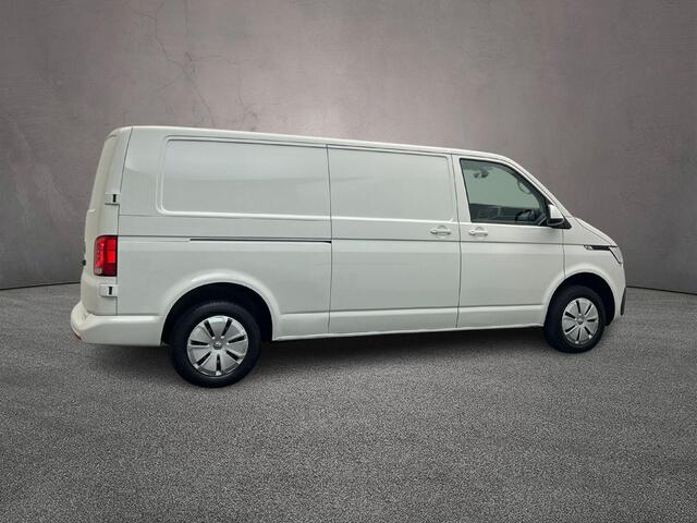 Volkswagen TRANSPORTER T6.1 2.0 TDI 150pk DSG L2 | Achterdeuren | Navi | BPM-vrij | Camera | Betimmering