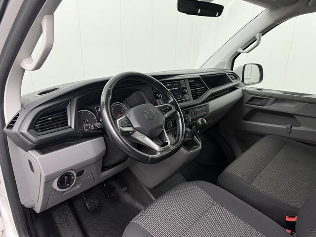 Volkswagen TRANSPORTER 2.0TDI Lang | Imperiaal | Trekhaak | Multimedia | Camera | Airco | 3-Zits | Betimmering