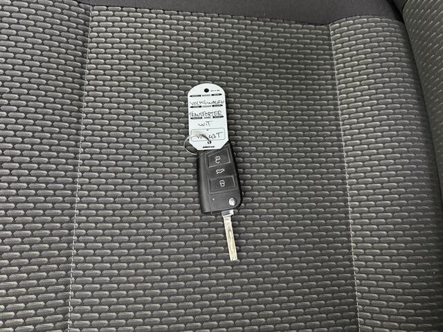 Volkswagen TRANSPORTER 2.0TDI Lang | Imperiaal | Trekhaak | Multimedia | Camera | Airco | 3-Zits | Betimmering