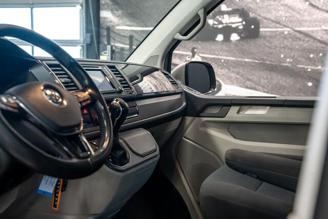 Volkswagen TRANSPORTER 2.0 TDI L2H1 DC Highline *Grijs kenteken / Luchtvering achteras / Dubbele cabine / Cruise control / Trekhaak*