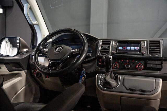 Volkswagen TRANSPORTER 2.0 TDI L2H1 DC Highline *Grijs kenteken / Luchtvering achteras / Dubbele cabine / Cruise control / Trekhaak*