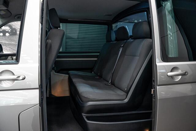 Volkswagen TRANSPORTER 2.0 TDI L2H1 DC Highline *Grijs kenteken / Luchtvering achteras / Dubbele cabine / Cruise control / Trekhaak*