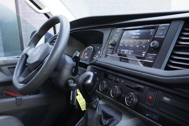 Volkswagen TRANSPORTER 2.0 TDI 150PK Automaat Dubbele Cabine EURO 6 - Airco - Cruise - Camera - ¤ 18.900,- Excl.