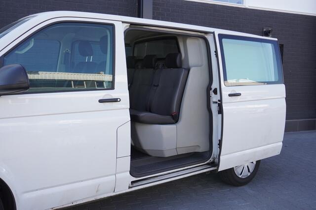 Volkswagen TRANSPORTER 2.0 TDI 150PK Automaat Dubbele Cabine EURO 6 - Airco - Cruise - Camera - ¤ 18.900,- Excl.