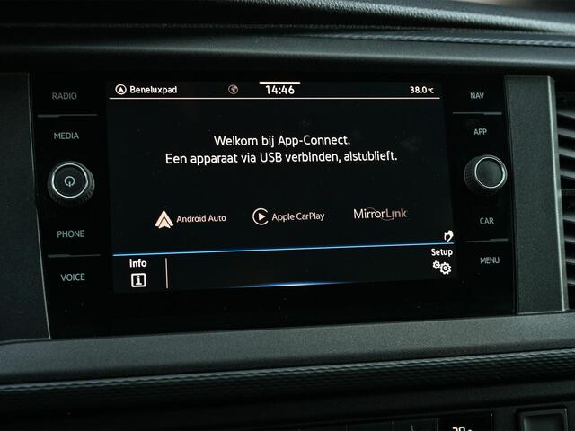 Volkswagen TRANSPORTER Caravelle 2.0 TDI L2H3 Highline 9p. | Trekhaak | PDC V+A | Stoelverwarming | Cruise Control | Apple Carplay |