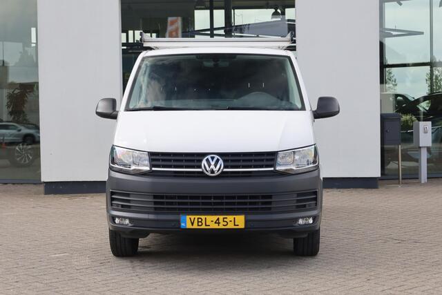 Volkswagen TRANSPORTER 2.0 TDI L1H1 Comfortline 102PK / 75kW, Cruise control, verwarmbare voorruit, airco, trekhaak, Apple Carplay & Android Auto, DAB+, parkeersensoren voor en achter (PDC), elektrisch verstel- en verwarmbare buitenspiegels etc.