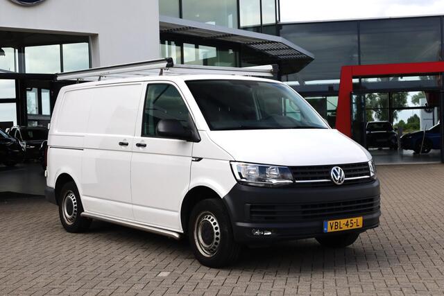 Volkswagen TRANSPORTER 2.0 TDI L1H1 Comfortline 102PK / 75kW, Cruise control, verwarmbare voorruit, airco, trekhaak, Apple Carplay & Android Auto, DAB+, parkeersensoren voor en achter (PDC), elektrisch verstel- en verwarmbare buitenspiegels etc.