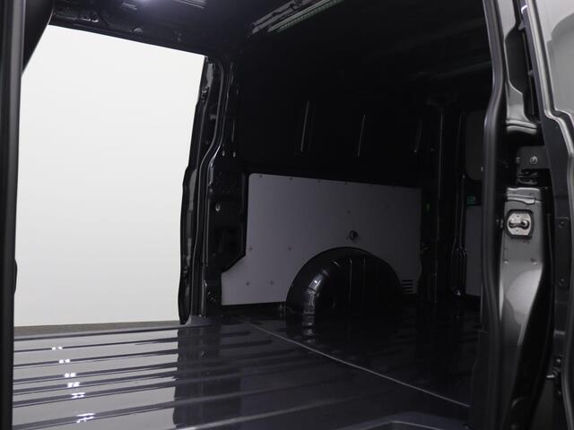 Volkswagen TRANSPORTER 2.0 TDI L2H1 30 Style 170PK AUT8 Dubbele schuifdeur, Adaptieve Cruise Controle, Trekhaak, Achteruitrijcamera, Stoelverwarming, Side Assist, Keyless, 17" LM Velgen