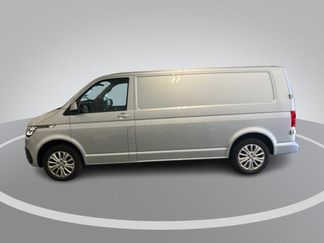 Volkswagen TRANSPORTER 2.0 TDI 150pk DSG L2H3 28 Bulli · Camera · Apple/Android Car Play · Navigatie · Alarm · Trekhaak · Betimmering · Vloerplaat · Tussenschot · 17'' Inch ·