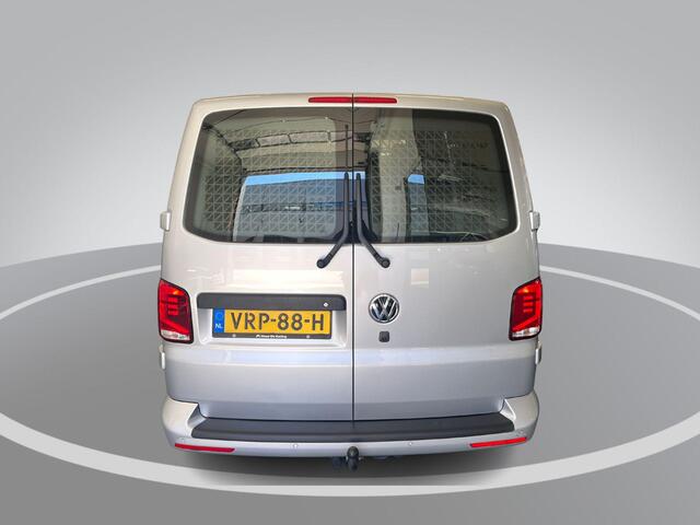 Volkswagen TRANSPORTER 2.0 TDI 150pk DSG L2H3 28 Bulli · Camera · Apple/Android Car Play · Navigatie · Alarm · Trekhaak · Betimmering · Vloerplaat · Tussenschot · 17'' Inch ·