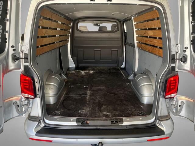 Volkswagen TRANSPORTER 2.0 TDI 150pk DSG L2H3 28 Bulli · Camera · Apple/Android Car Play · Navigatie · Alarm · Trekhaak · Betimmering · Vloerplaat · Tussenschot · 17'' Inch ·