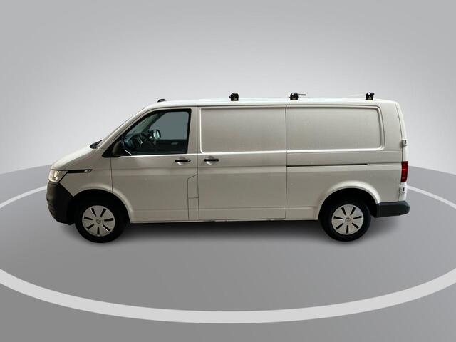 Volkswagen TRANSPORTER 2.0TDi 110pk L2H1 30 · Achteruitrijcamera · Trekhaak · Stoelverwarming · Standkachel · Apple Carplay / Android Auto · Dakdragers ·