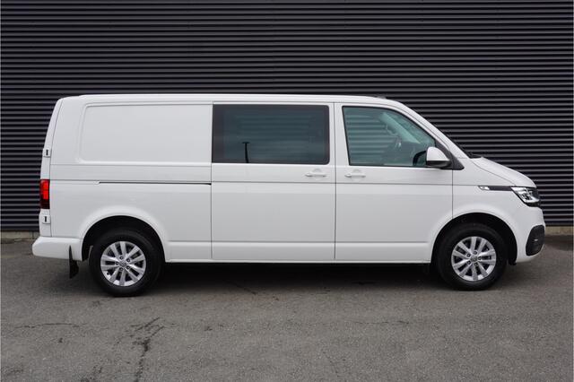 Volkswagen TRANSPORTER 150 PK Automaat Dubbele Cabine ACC Apple Carplay Standkachel Stoelverwarming Trekhaak