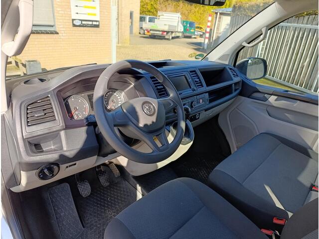 Volkswagen TRANSPORTER Kombi 2.0 TDI L2H2 Highline € 14835.- Excl. BTW / BPM Vrij | AIRCO | CAMERA | NAVI | CV OP AFSTAND