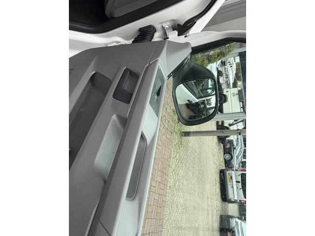 Volkswagen TRANSPORTER 2.0 TDI L2H3 Bj 2023 Km 37.000 BPM VRIJ APK 07-2027 1e eigenaar !!