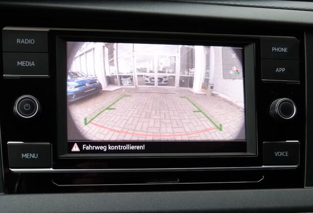 Volkswagen TRANSPORTER 2.0 TDI L1H1 T6.1 110 PK Camera Airco Cruise Control Audio