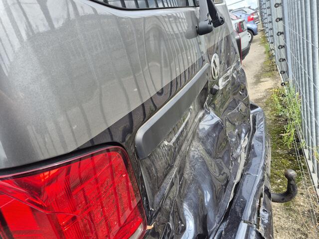 Volkswagen TRANSPORTER 2.0 TDI 150pk Bulli full options achterschade