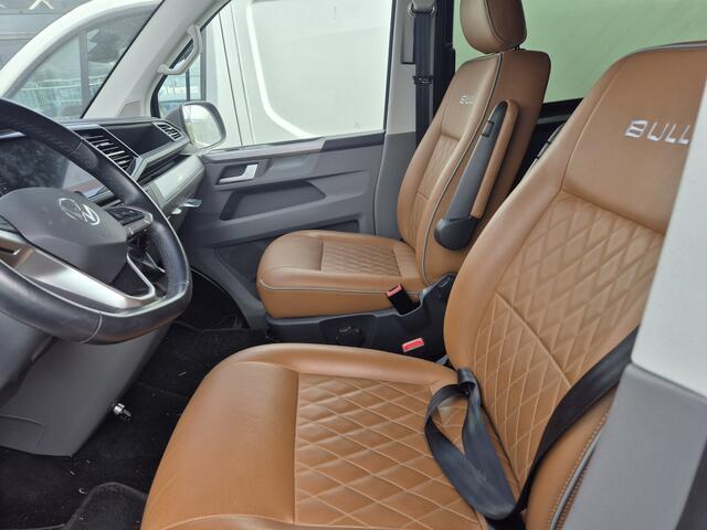 Volkswagen TRANSPORTER 2.0 TDI 150pk Bulli full options achterschade