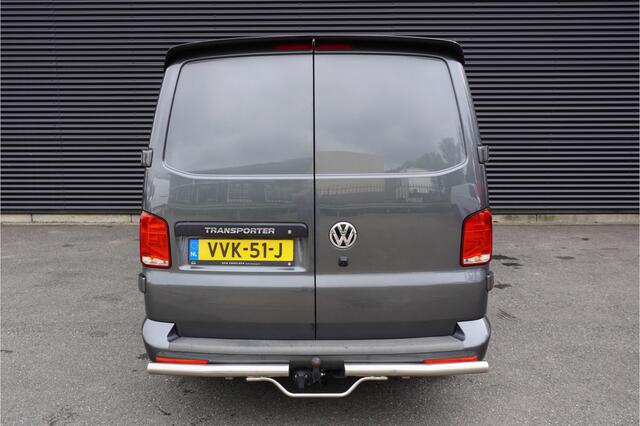 Volkswagen TRANSPORTER L2H1 150pk Trekhaak Apple Carplay Camera Parkeersensoren Cruise control 3-Zits Sidebars Velgen Spoilerset