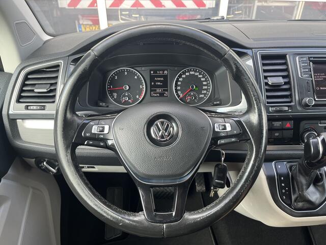Volkswagen TRANSPORTER 2.0 TDI L2H1 DC 2x elektrische schuifdeur Leder Apple carplay Schuifdak Stoelverwarming Trekhaak Navigatiesysteem Sitebars Stuurwielbediening Parkeersensoren voor en achter Euro 6