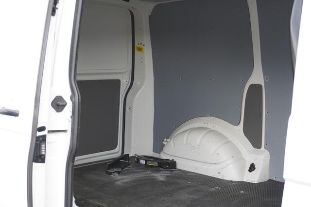 Volkswagen TRANSPORTER 2.0 TDI 150PK EURO 6 - Airco - Navi - Cruise - €14.900,- Excl.