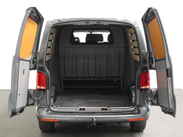 Volkswagen TRANSPORTER 2.0 TDI L2H1 28 Highline Automaat Navi Airco Cruise Control LM velgen Dubbele cabine