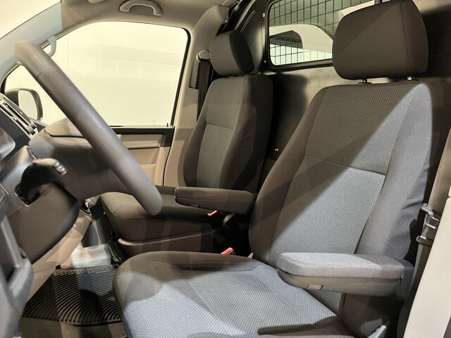 Volkswagen TRANSPORTER 2.0 TDI L2H1 4Motion 4X4 150 PK / Servicebus / Sortimo Inrichting / Euro 6 / Airco / Camera / Trekhaak / Cruise Control / Navigatie / Klep / Imperiaal