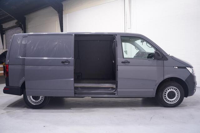 Volkswagen TRANSPORTER 2.0 TDI 150 pk DSG Aut. L2H1 Navi, Camera Achterklep, Laadruimte Pakket, PDC V+A, 3-Zits
