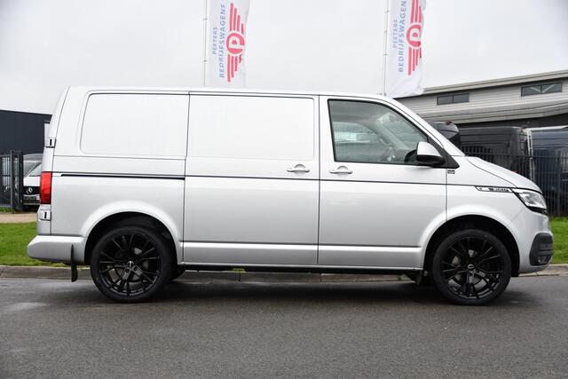 Volkswagen TRANSPORTER 2.0 TDI L1H1 30 Bulli MARGE! Virtual, Cruise, LED, Camera, 150pk, Sensoren, NAVI, Automaat, Multimedia, Uniek!