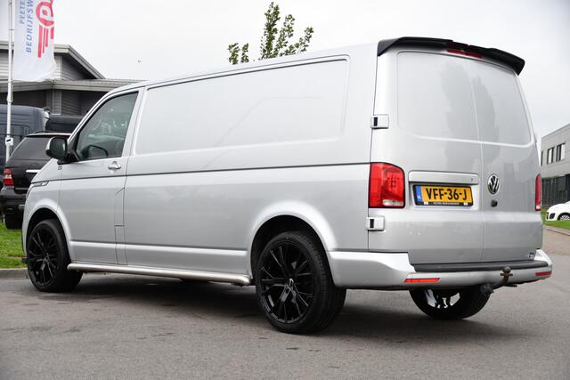 Volkswagen TRANSPORTER 2.0 TDI L2H1 28 Bulli Virtual, Camera, Carplay, Adaptieve Cruise, Automaat, 150pk, Sensoren, Leder, Multimedia, Trekhaak, Uniek!