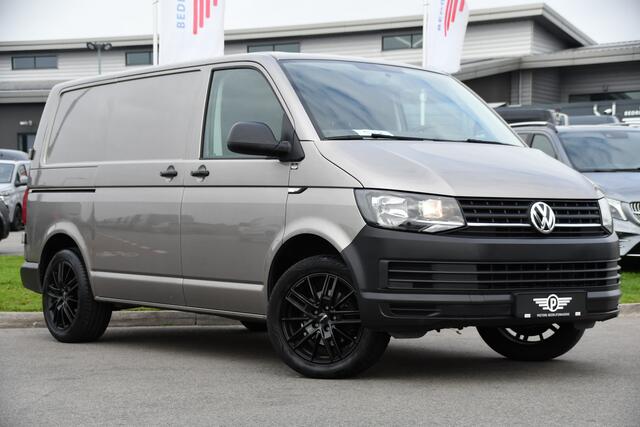 Volkswagen TRANSPORTER 2.0 TDI L1H1 PB Edition Camera, Airco, Trekhaak, Multimedia, 85pk, Radio, Uniek!