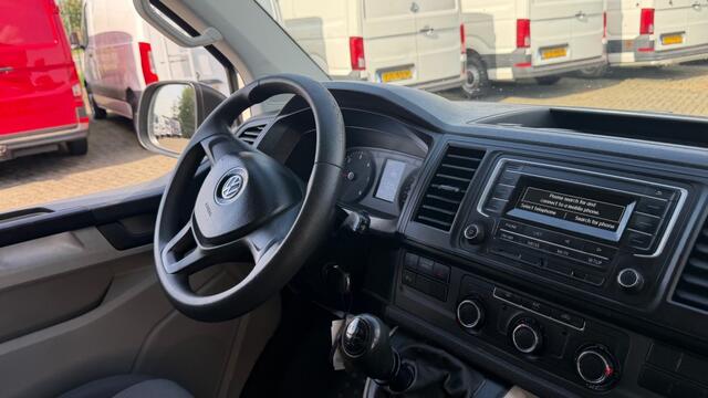 Volkswagen TRANSPORTER 2.0 TDI 75KW 102PK L1H2 EURO 6 AIRCO/ CRUISE CONTROL/ PARKEERSENSOREN/ 100% DEALERONDERHOUDEN