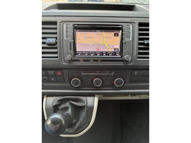 Volkswagen TRANSPORTER 2.0 TDI 102PK L2H1 Comfortline navi / 17" lm-velgen / trekhaak / pdc achter / dichte deuren / aluca laden / etc