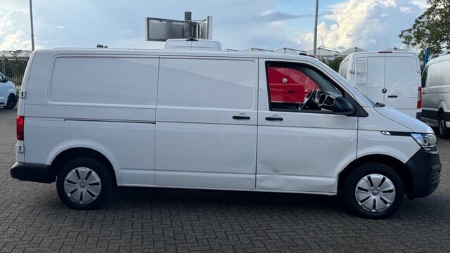 Volkswagen TRANSPORTER 2.0 TDI 81KW 110PK L2H1 EURO 6 AIRCO/ CRUISE CONTROL/ TREKHAAK/ RVS IMPERIAAL/ 100% DEALERONDERHOUDEN