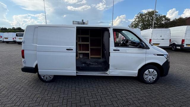 Volkswagen TRANSPORTER 2.0 TDI 81KW 110PK L2H1 EURO 6 AIRCO/ CRUISE CONTROL/ TREKHAAK/ RVS IMPERIAAL/ 100% DEALERONDERHOUDEN