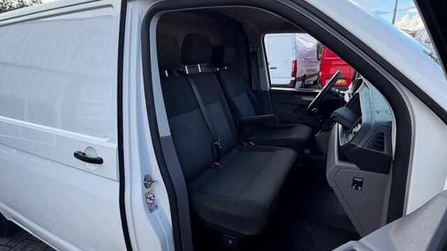 Volkswagen TRANSPORTER 2.0 TDI 81KW 110PK L2H1 EURO 6 AIRCO/ CRUISE CONTROL/ TREKHAAK/ RVS IMPERIAAL/ 100% DEALERONDERHOUDEN