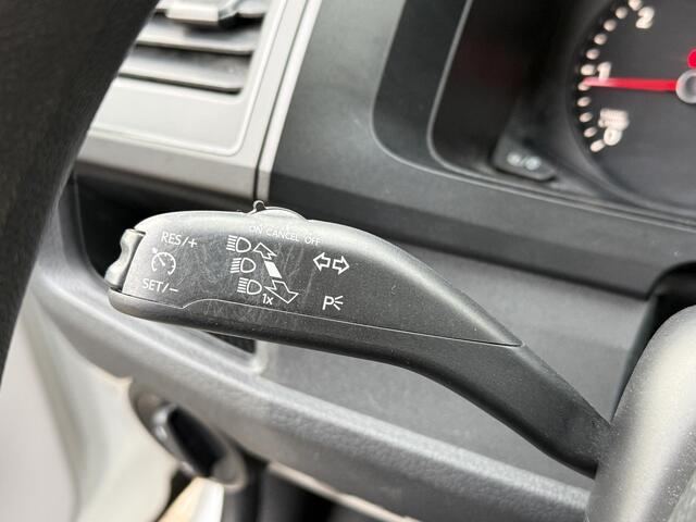 Volkswagen TRANSPORTER 2.0 TDI L2H1 l 3 Zits l Airco l Trekhaak