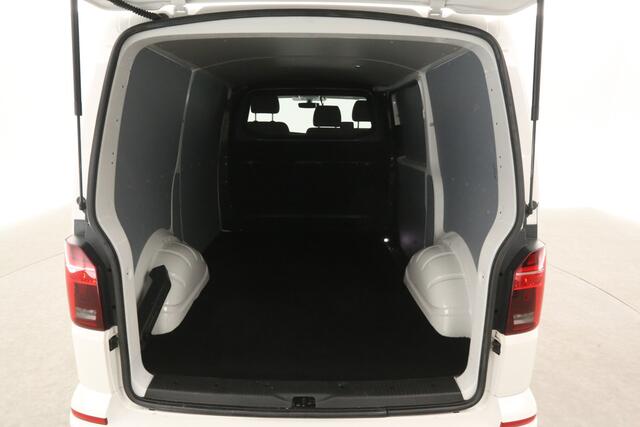 Volkswagen TRANSPORTER 2.0 TDI 150PK L1H1 | Aut. | Airco | Cruise | 3 Zits | Carplay | Navi | Stoelverw. | Trekhaak