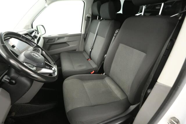 Volkswagen TRANSPORTER 2.0 TDI 150PK L1H1 | Aut. | Airco | Cruise | 3 Zits | Carplay | Navi | Stoelverw. | Trekhaak